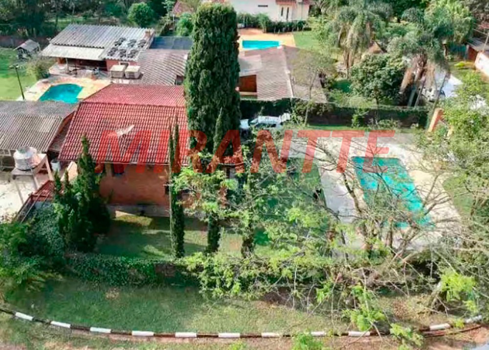 Cond. fechado de 269m² com 3 quartos em Centro – Mairiporã
