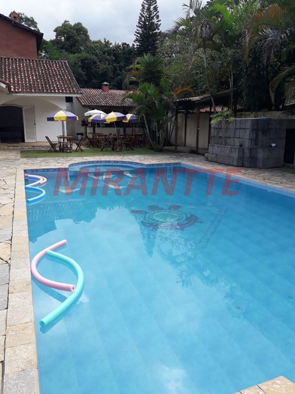 Sobrado de 690m² com 4 quartos em Serra da Cantareira