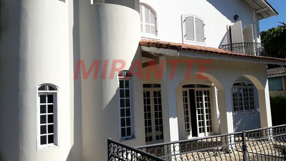 Sobrado de 690m² com 4 quartos em Serra da Cantareira
