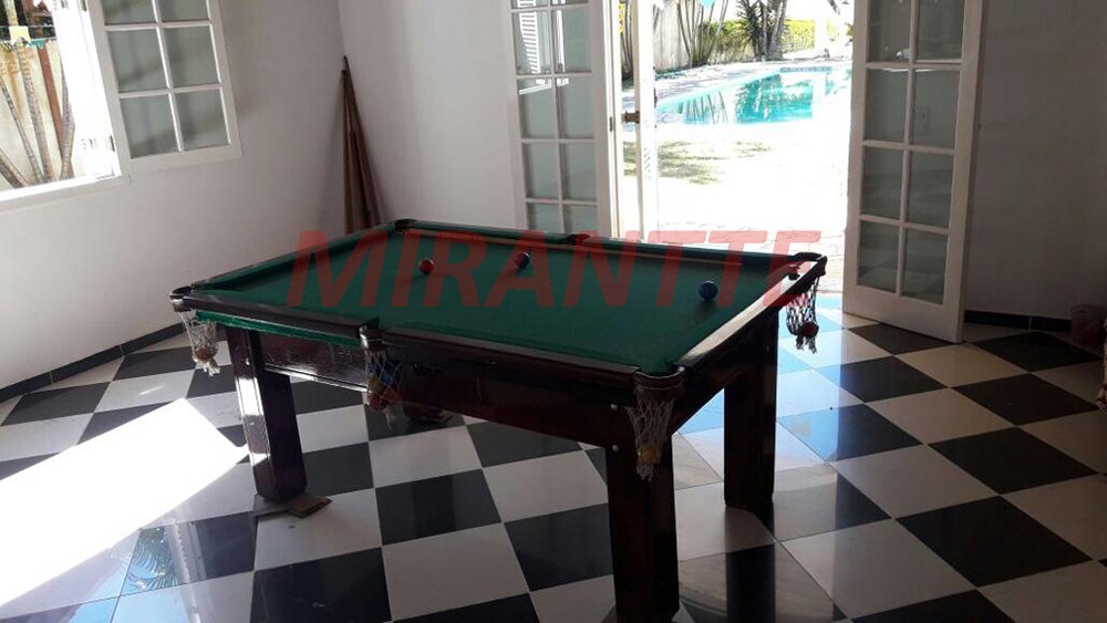 Sobrado de 690m² com 4 quartos em Serra da Cantareira