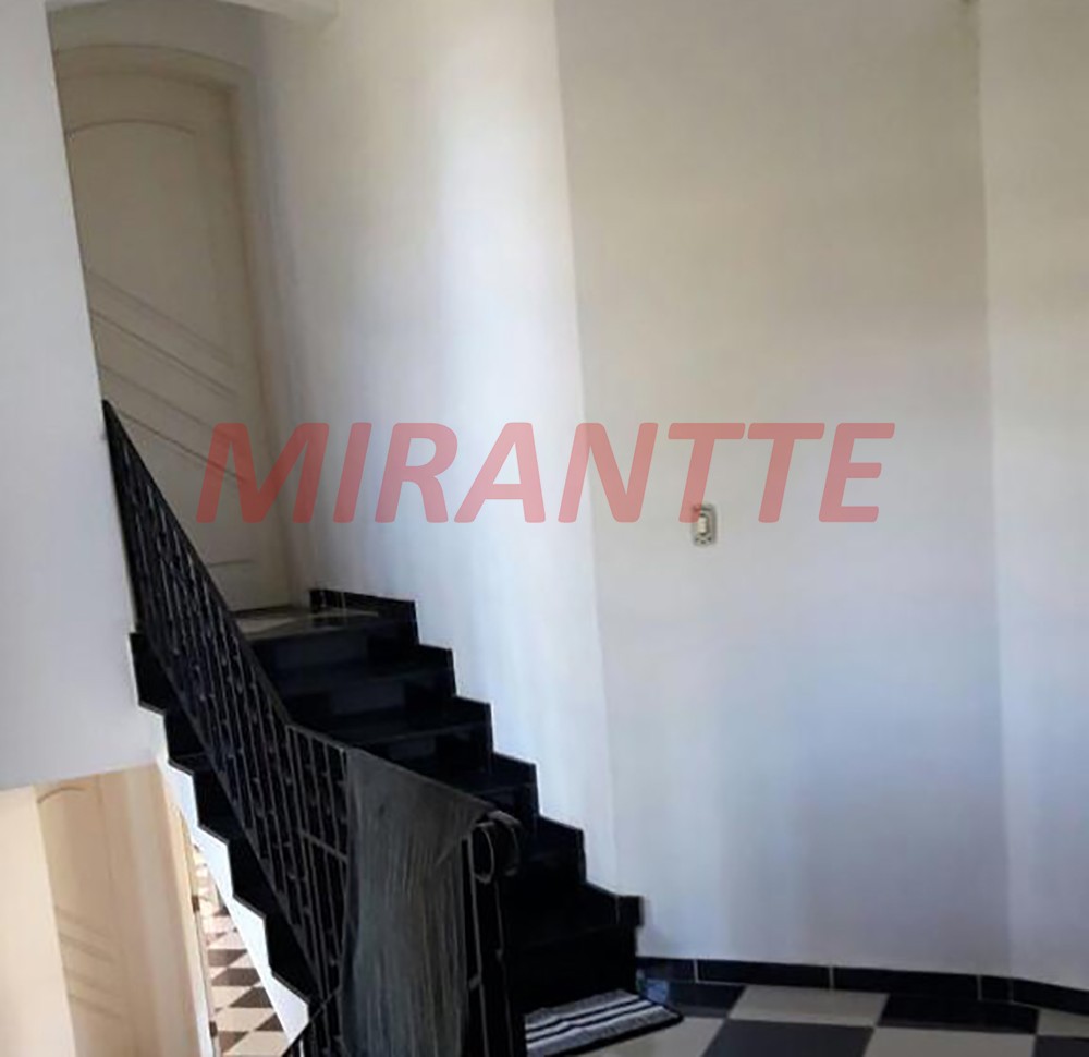 Sobrado de 690m² com 4 quartos em Serra da Cantareira