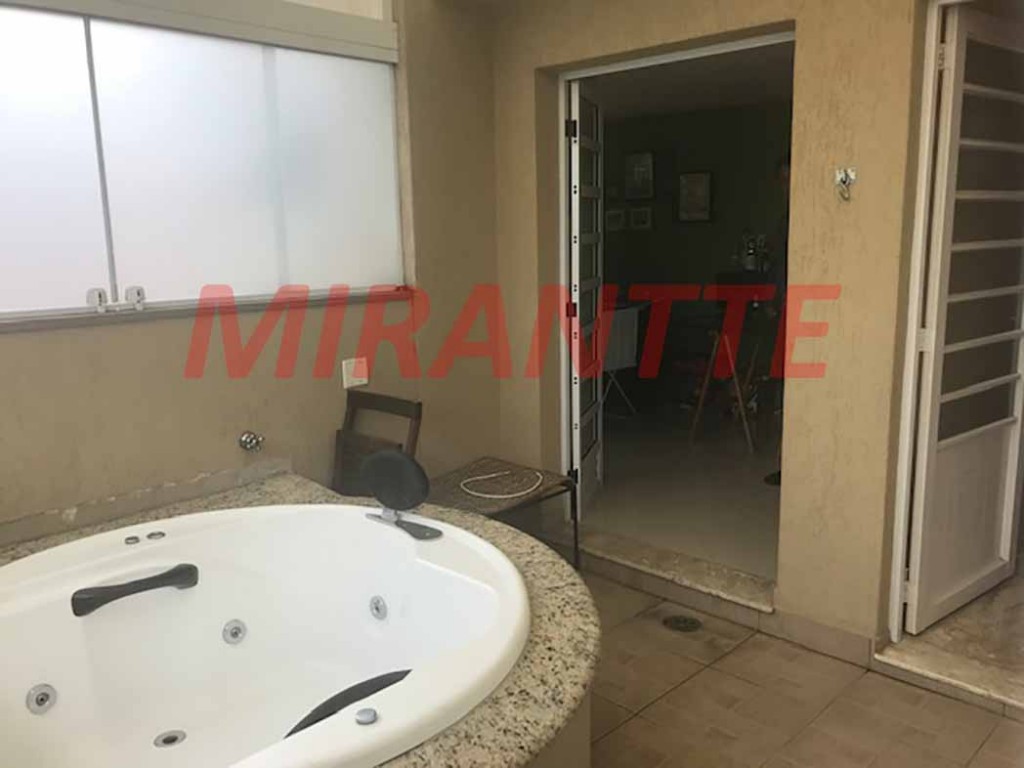 Cond. fechado de 170m² com 4 quartos em Horto Florestal