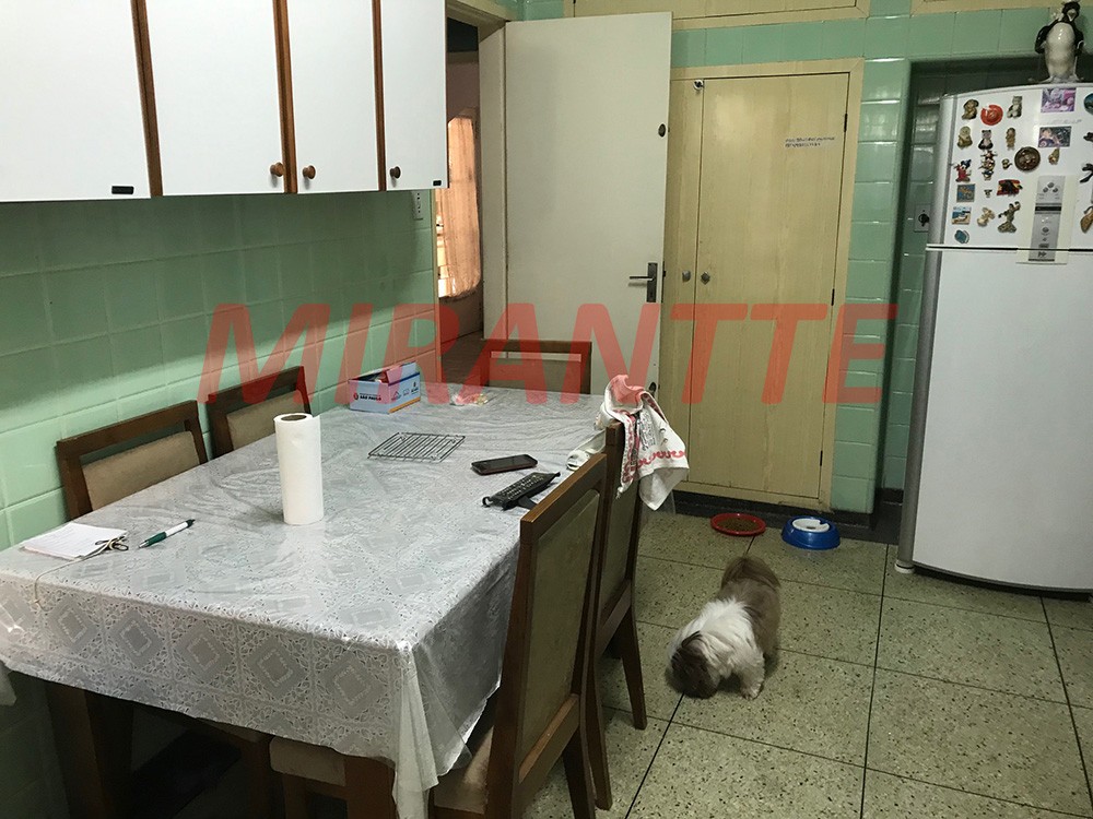 Sobrado de 192m² com 3 quartos em Vila Mazzei