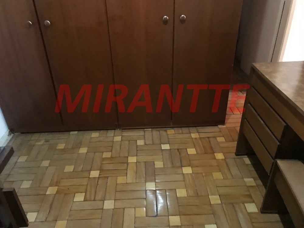 Sobrado de 192m² com 3 quartos em Vila Mazzei