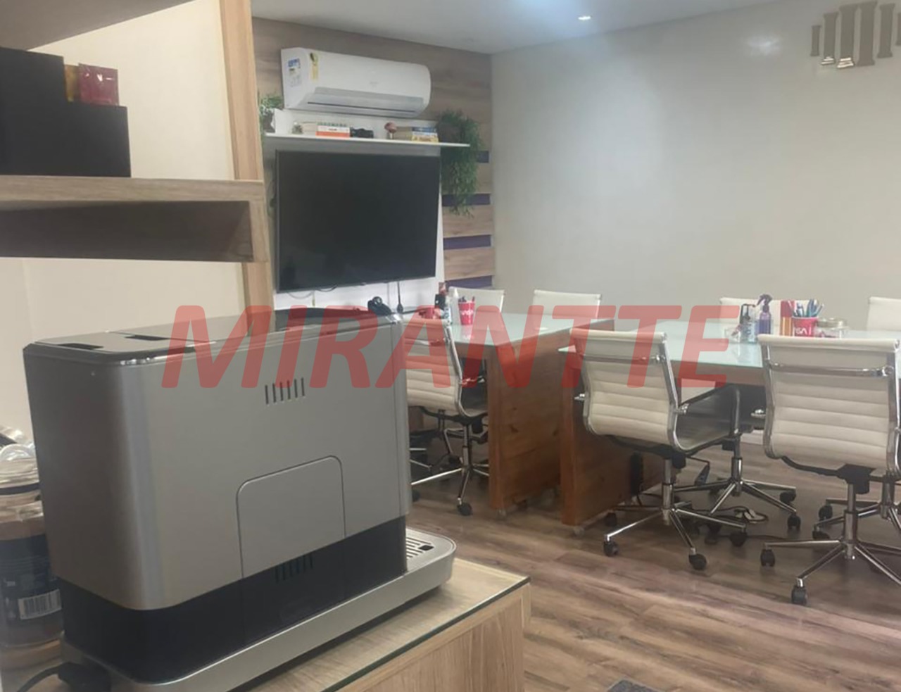 Conjunto comercial de 63m² em Santana