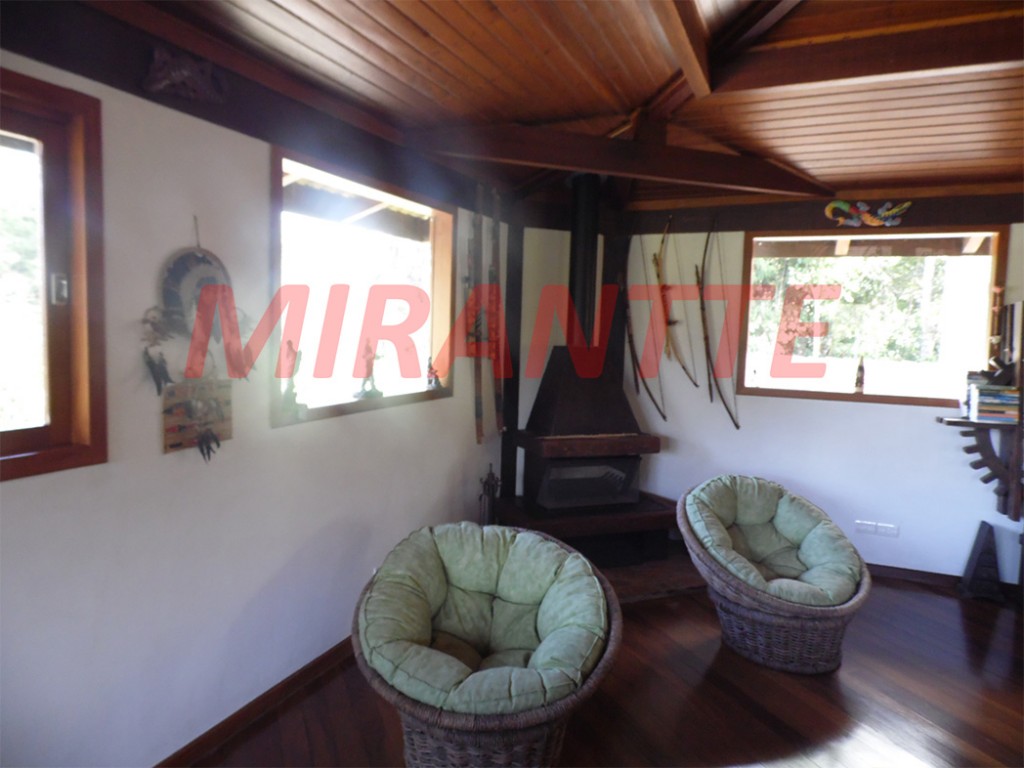 Sobrado de 580m² com 4 quartos em Serra da Cantareira