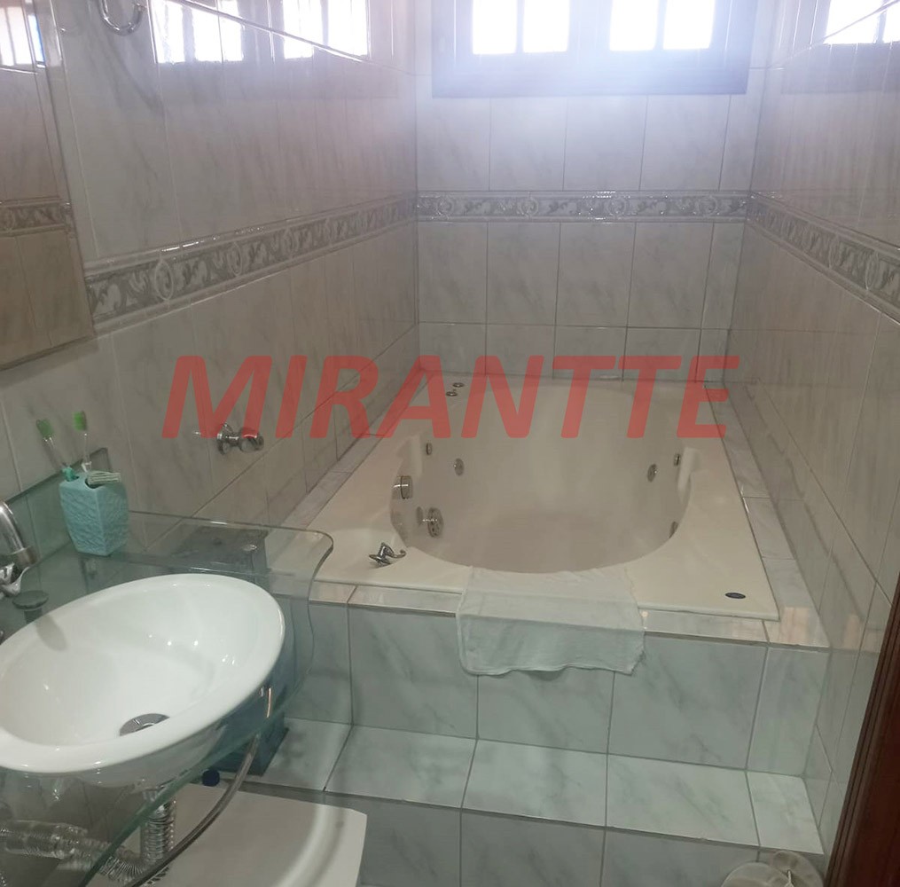 Sobrado de 266m² com 3 quartos em Parque Continental I
