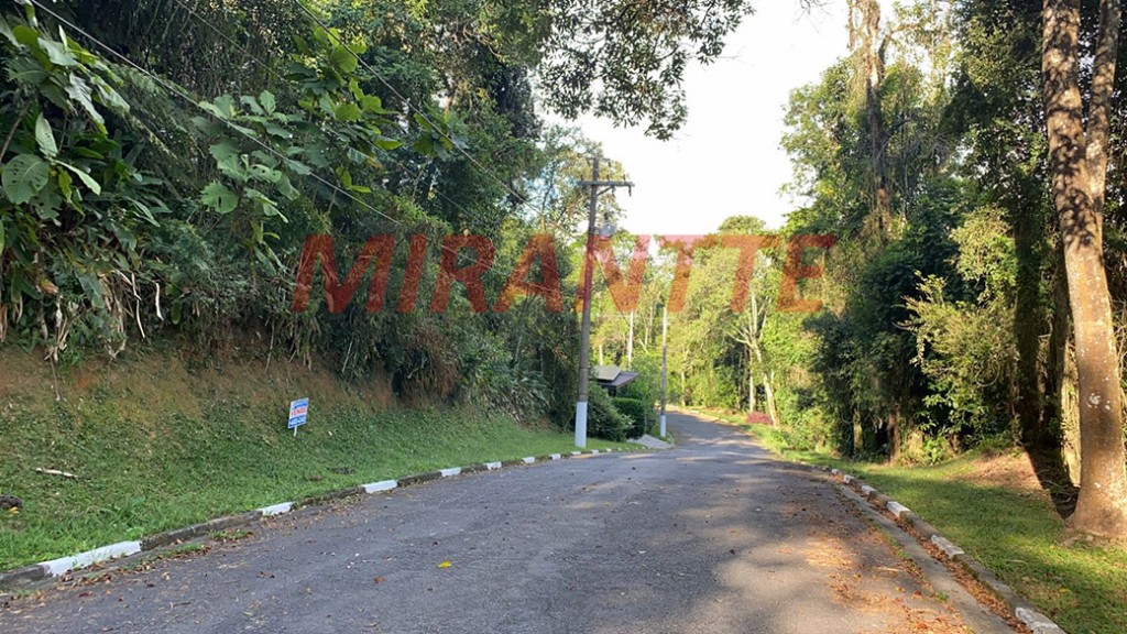 Terreno de 1600m² em Serra Da Cantareira