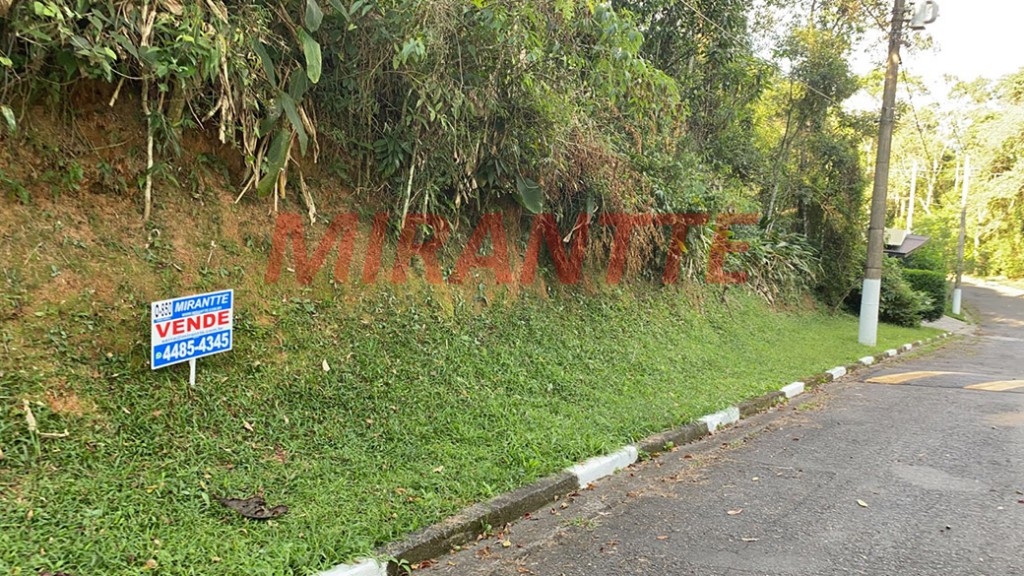 Terreno de 1600m² em Serra Da Cantareira