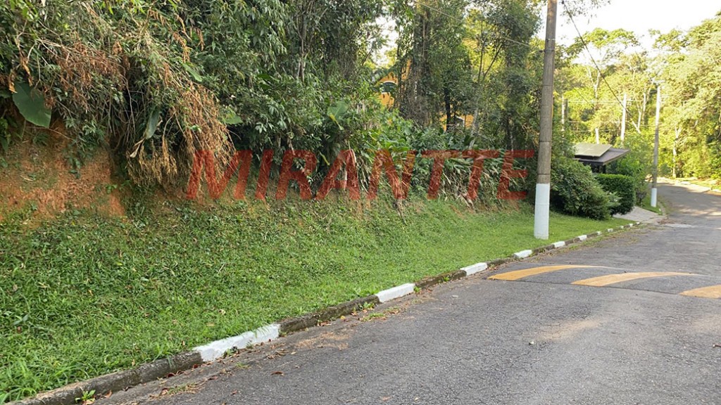 Terreno de 1600m² em Serra Da Cantareira