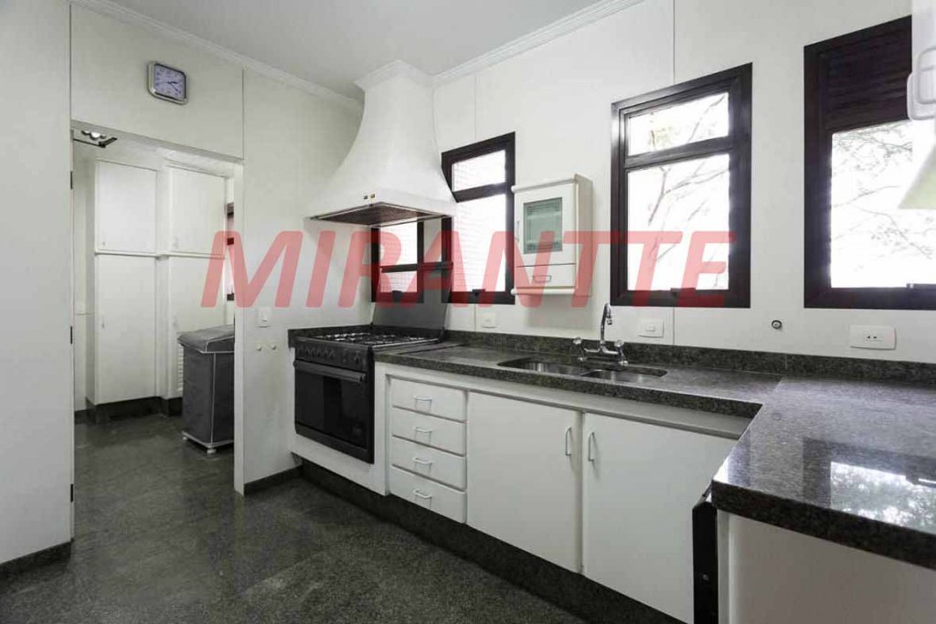 Apartamento de 250m² com 4 quartos em Moema