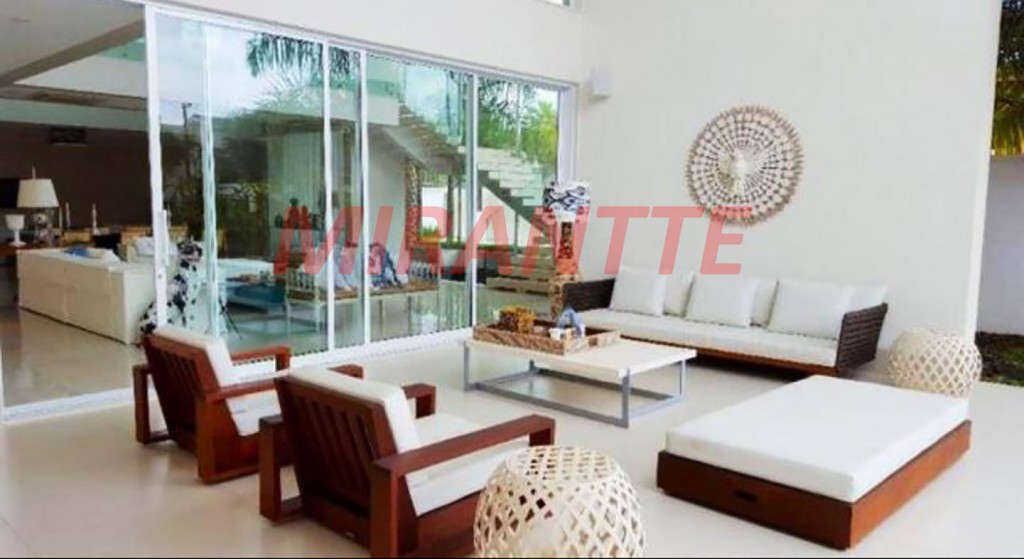 Cond. fechado com 5 quartos em Acapulco