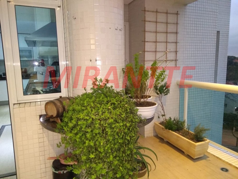 Apartamento de 243m² com 3 quartos em Vila Progresso