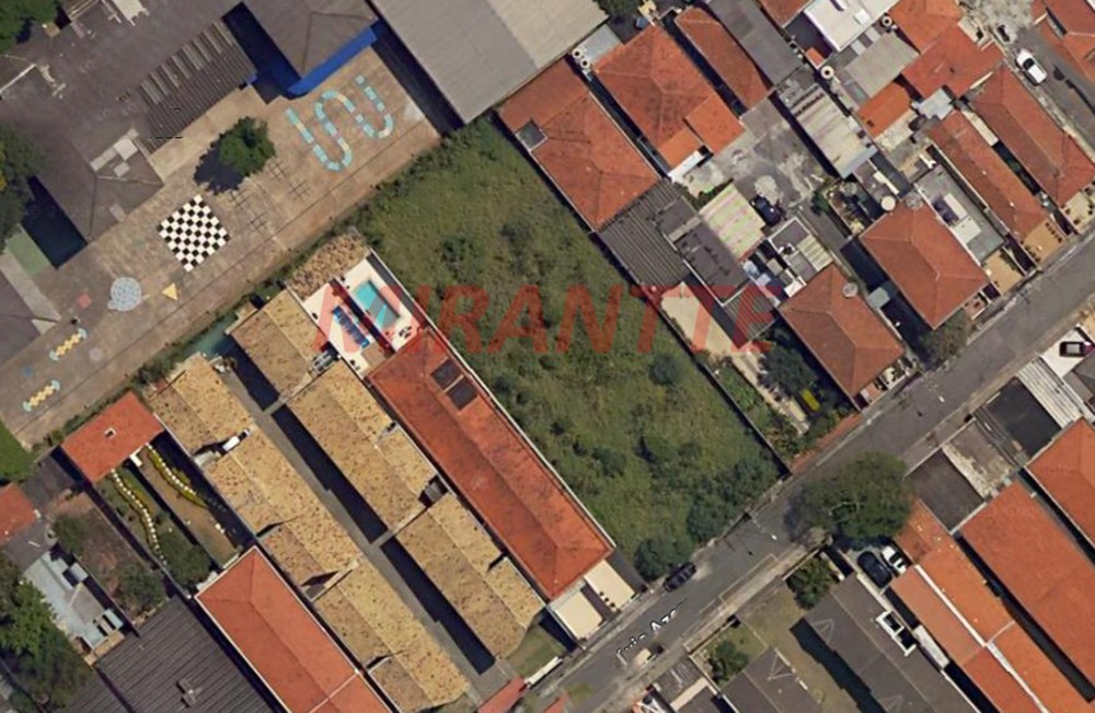 Terreno de 1848m² em Vila Mazzei
