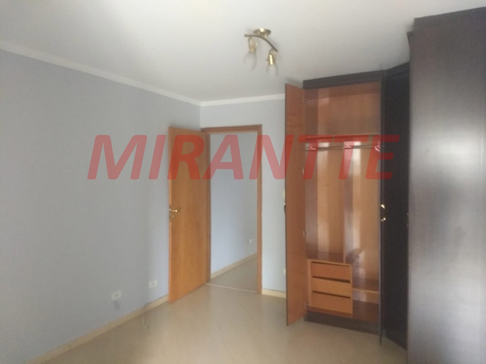 Sobrado de 306m² com 4 quartos em Vila Rosália