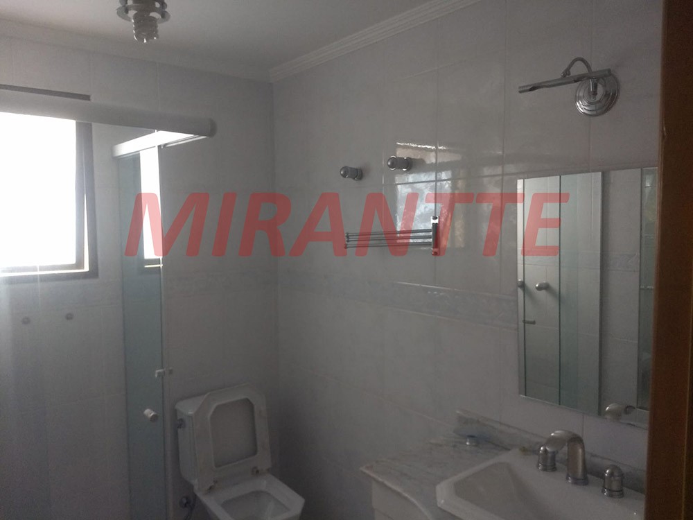 Sobrado de 306m² com 4 quartos em Vila Rosália