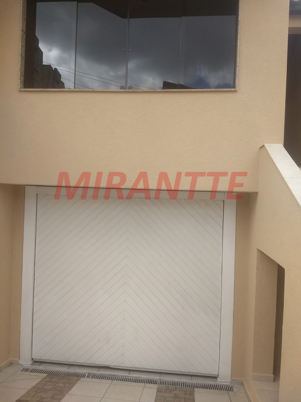 Sobrado de 306m² com 4 quartos em Vila Rosália