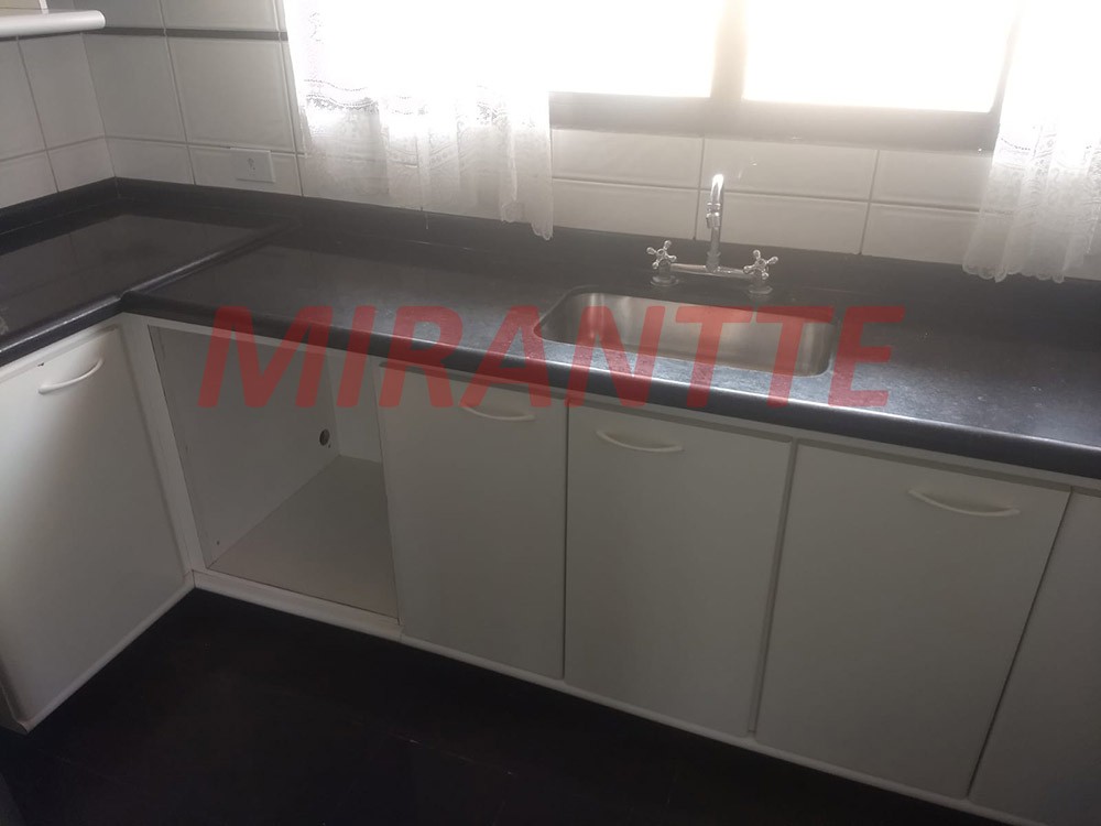 Sobrado de 306m² com 4 quartos em Vila Rosália