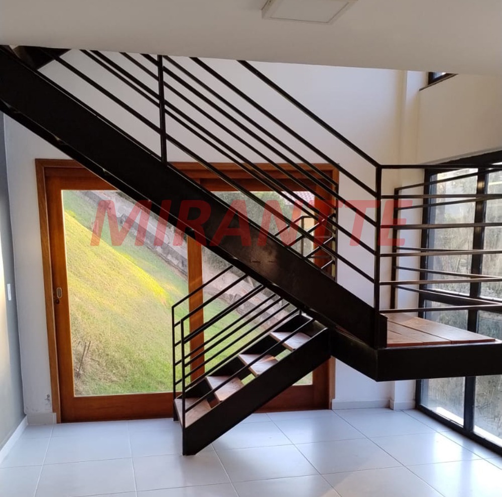Sobrado de 120m² com 5 quartos em Serra Da Cantareira