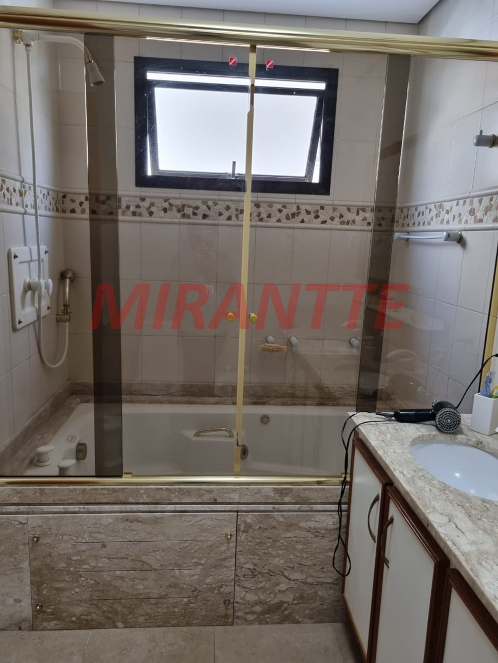Apartamento de 220m² com 4 quartos em Santana