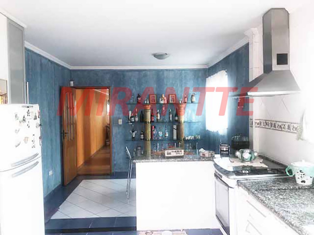 Sobrado de 145m² com 3 quartos em Vila Mazzei