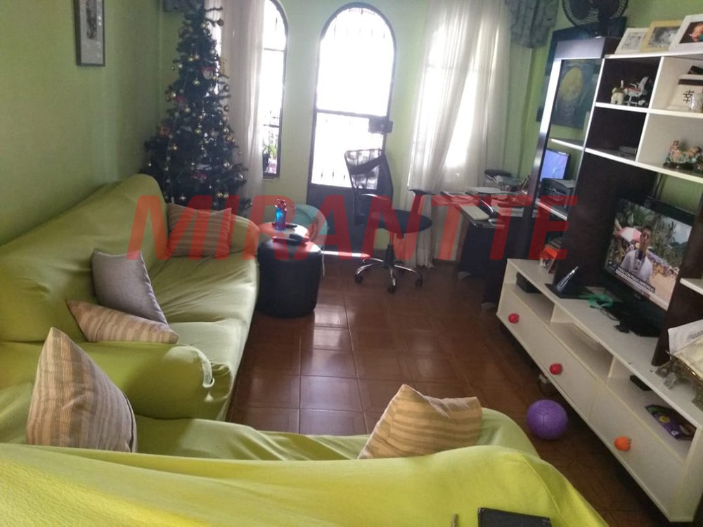 Sobrado de 119m² com 3 quartos em Água Fria