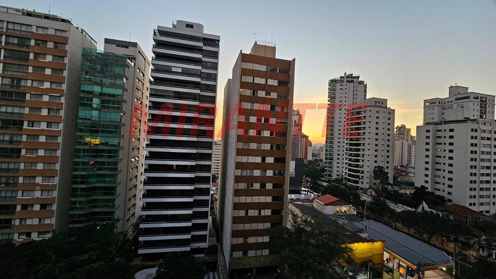 Apartamento de 121m² com 3 quartos em Santana