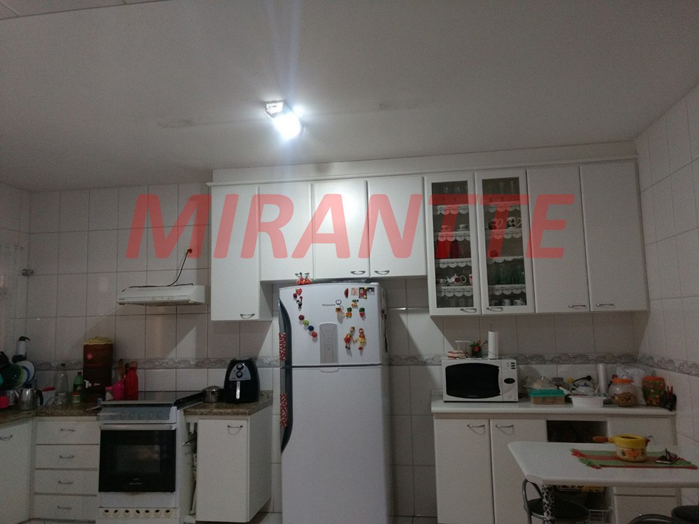 Sobrado de 220m² com 4 quartos em Limão