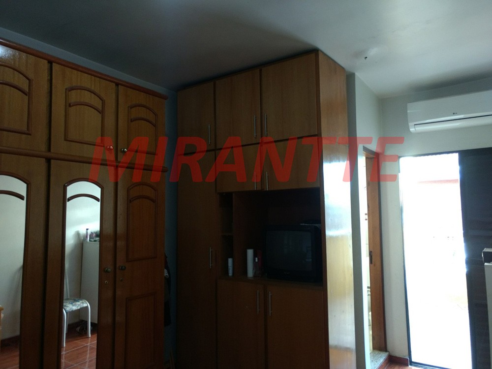 Sobrado de 220m² com 4 quartos em Limão