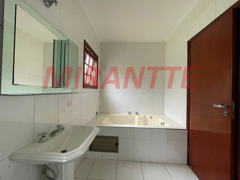 Sobrado de 272m² com 3 quartos em Casa Verde