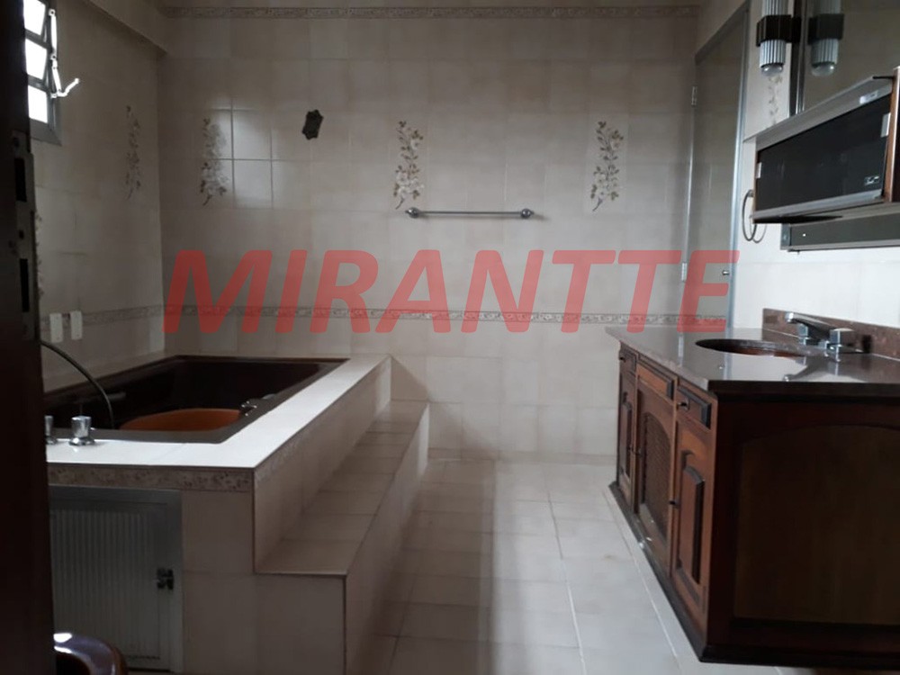 Sobrado de 558m² com 4 quartos em Parque Novo Mundo