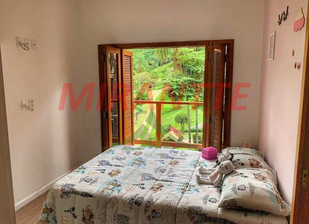 Sobrado de 240m² com 3 quartos em Portão