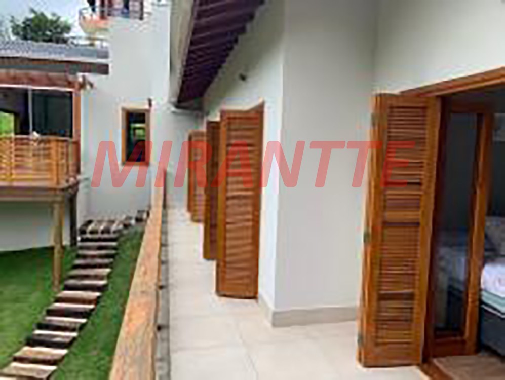 Sobrado de 240m² com 3 quartos em Portão