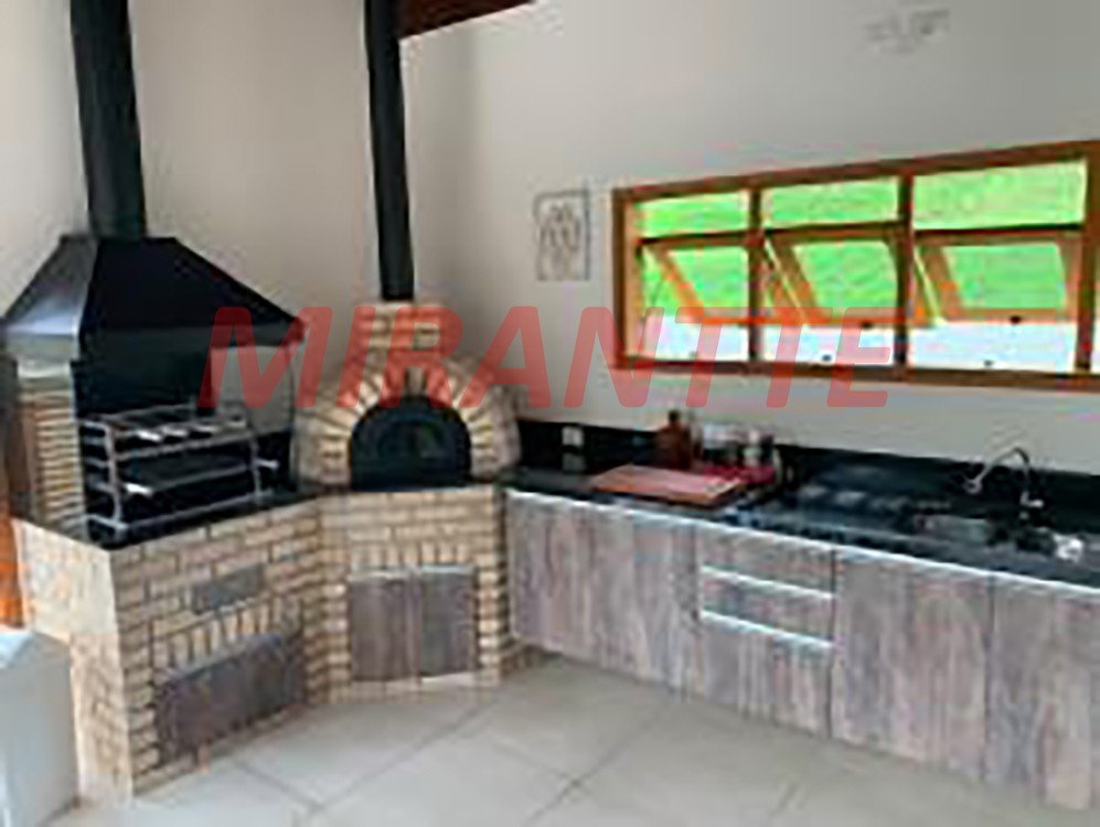 Sobrado de 240m² com 3 quartos em Portão