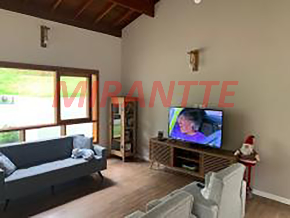 Sobrado de 240m² com 3 quartos em Portão