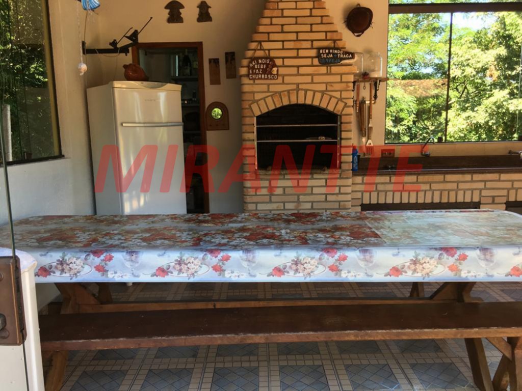 Casa terrea de 196m² com 4 quartos em Serra Da Cantareira