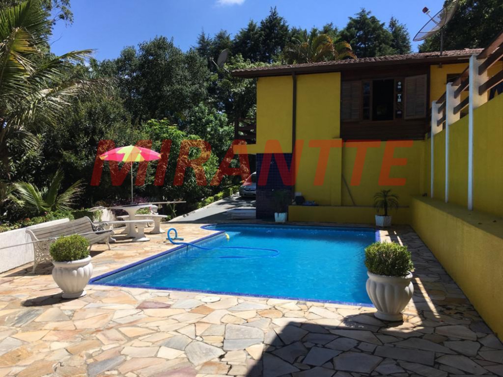 Casa terrea de 196m² com 4 quartos em Serra Da Cantareira