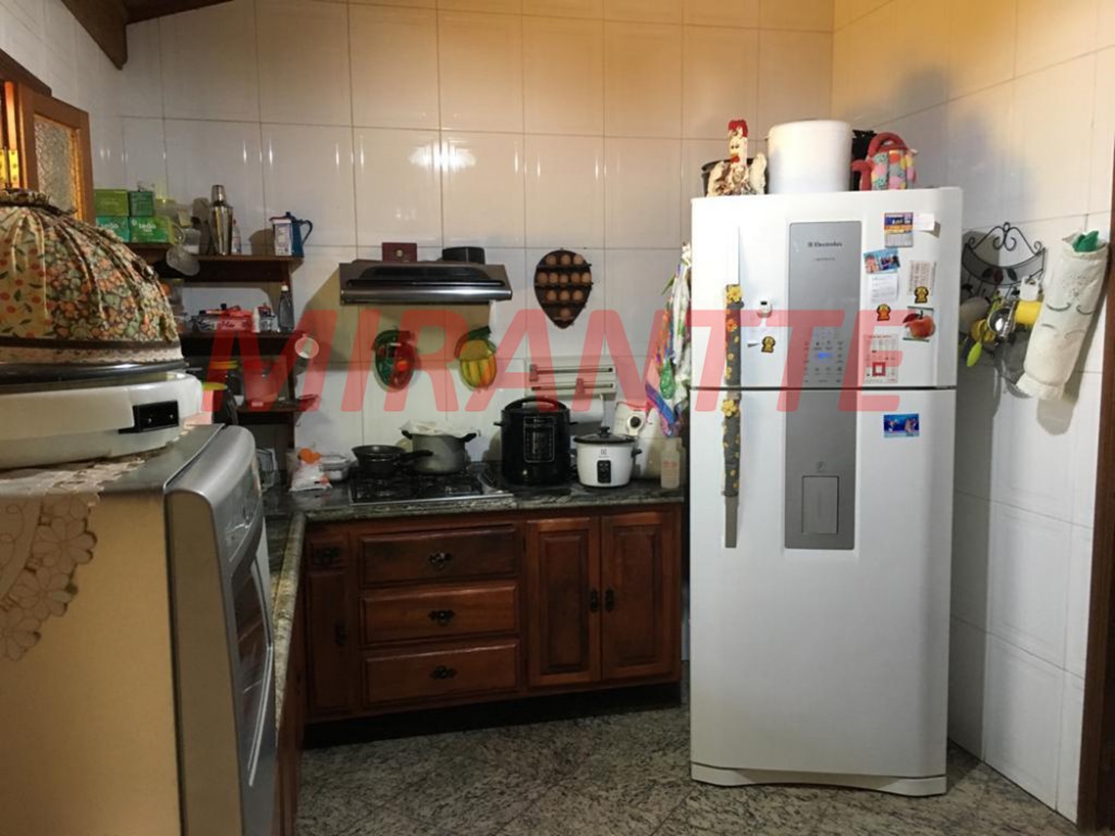 Casa terrea de 196m² com 4 quartos em Serra Da Cantareira