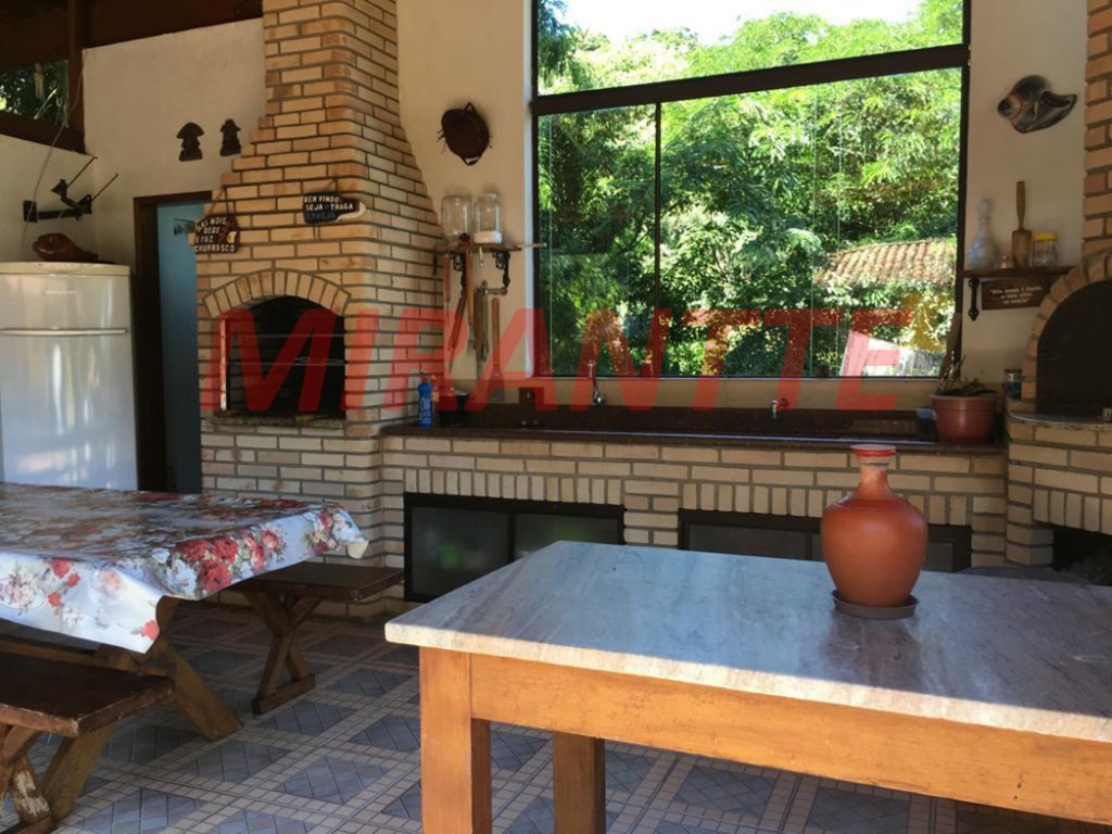 Casa terrea de 196m² com 4 quartos em Serra Da Cantareira