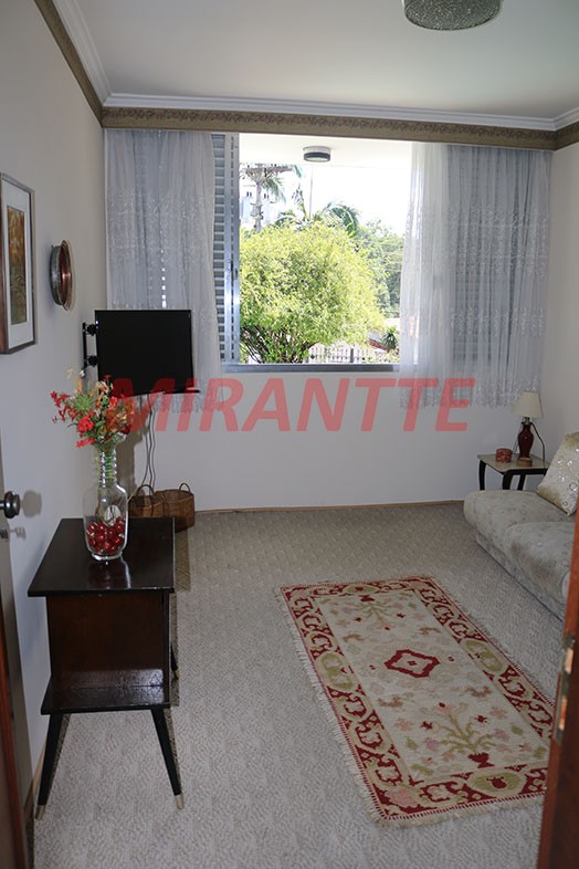 Sobrado com 4 quartos em Jardim Bibi