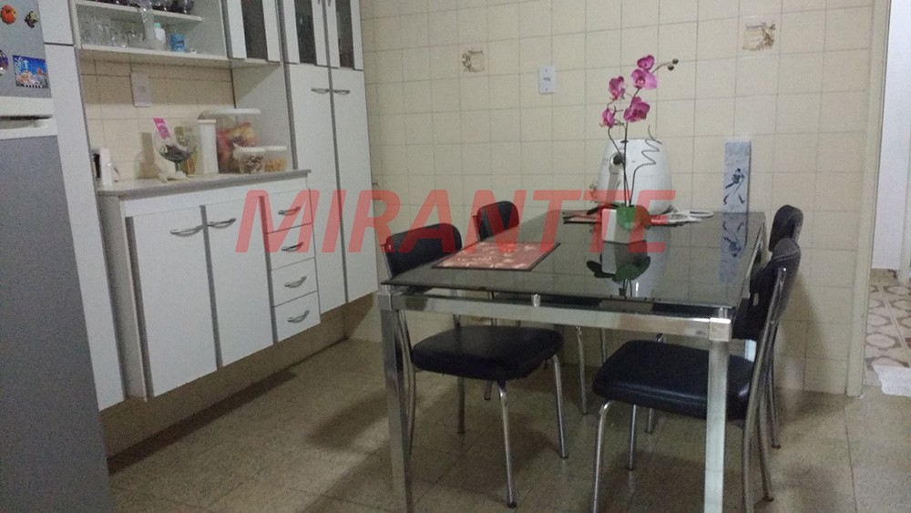 Sobrado de 330m² com 2 quartos em Casa Verde