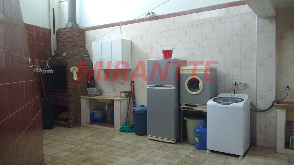 Sobrado de 330m² com 2 quartos em Casa Verde