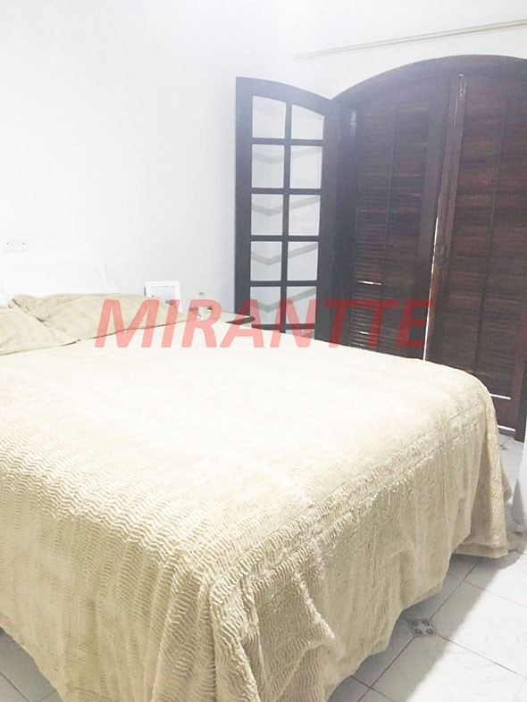 Sobrado de 250m² com 4 quartos em Jardim Três Marias
