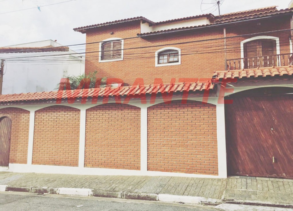 Sobrado de 250m² com 4 quartos em Jardim Três Marias