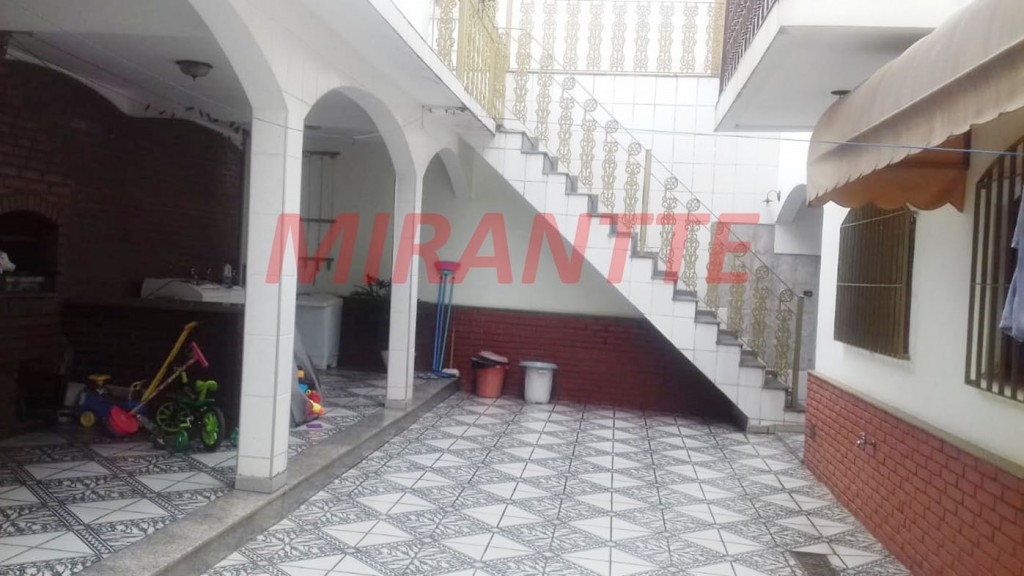 Sobrado de 250m² com 4 quartos em Jardim Três Marias
