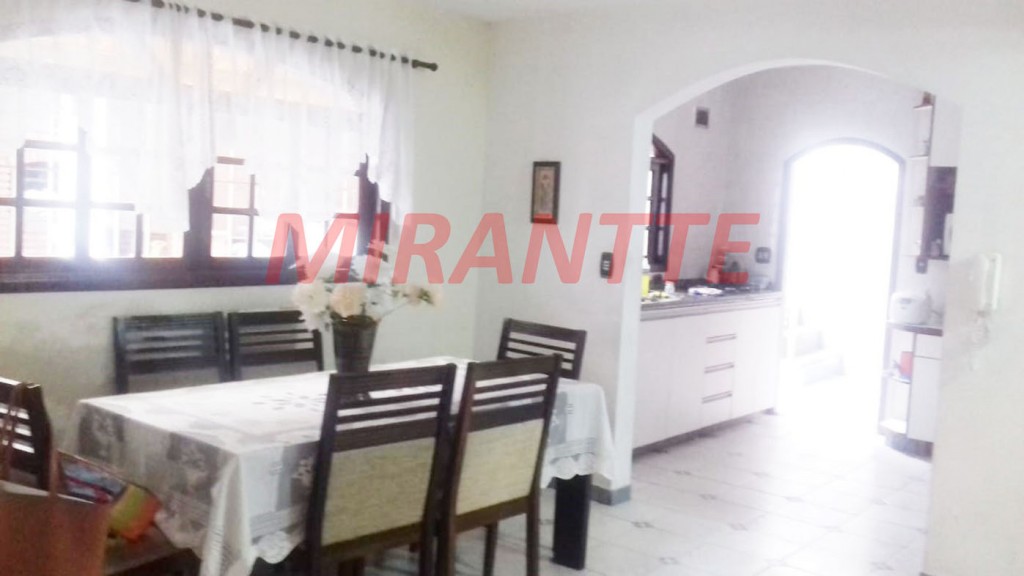 Sobrado de 250m² com 4 quartos em Jardim Três Marias