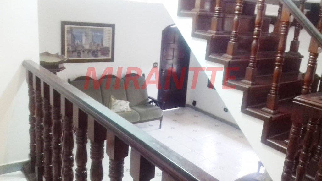 Sobrado de 250m² com 4 quartos em Jardim Três Marias