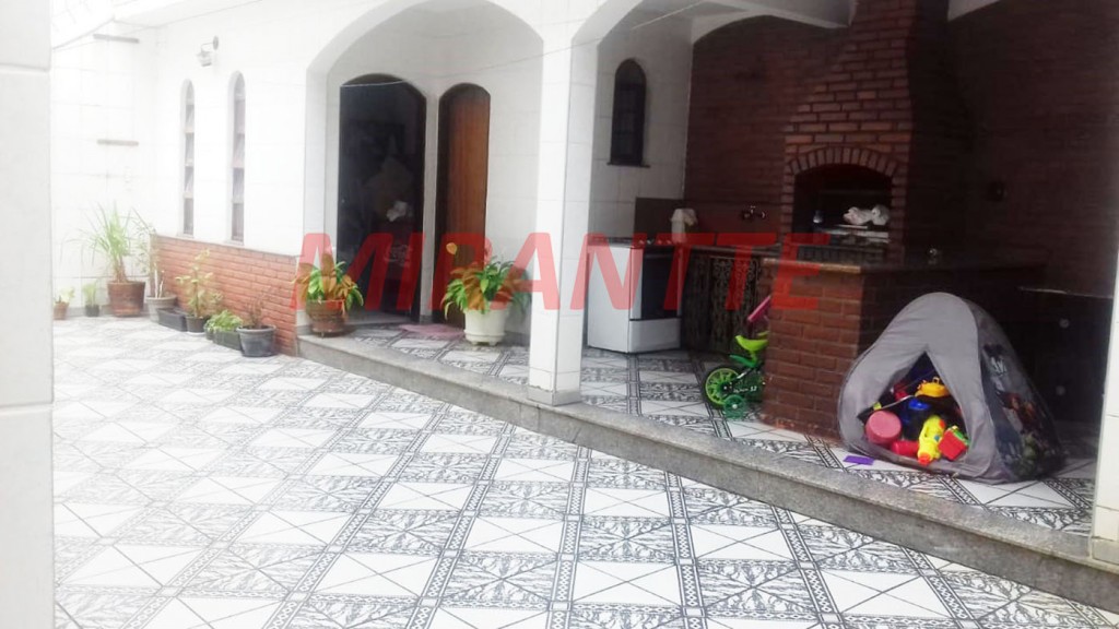 Sobrado de 250m² com 4 quartos em Jardim Três Marias