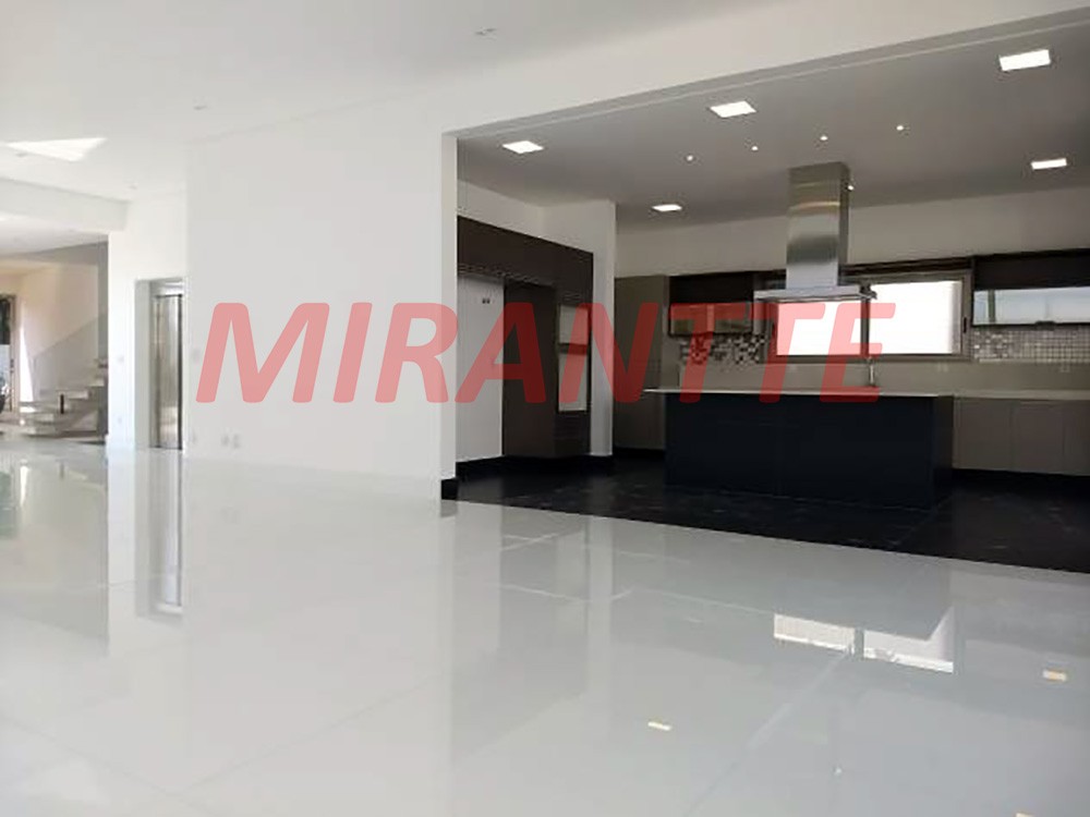 Cond. fechado de 637m² com 4 quartos em Vila Yolanda