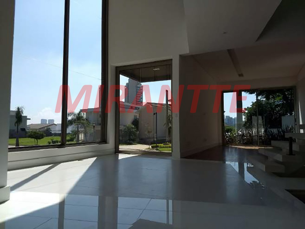 Cond. fechado de 637m² com 4 quartos em Vila Yolanda